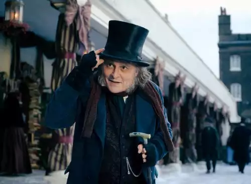 EbenezerAChristmasCarol_134360168656734860_big-cine_deskt.webp