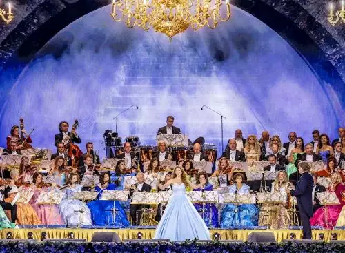 AndrRieus2026SummerConcert_VivaMaastricht_st_6_jpg_sdlow_AndrRieuProductionsPieceofMagicEntertainment_134285769298869368_big-cine_deskt.webp