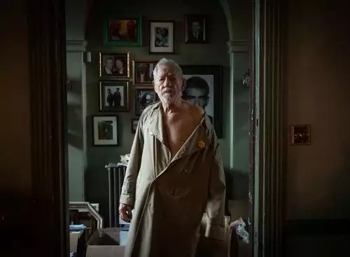 TheChristophers_st_4_jpg_sdlow_134279997616527675_big-cine_deskt.webp