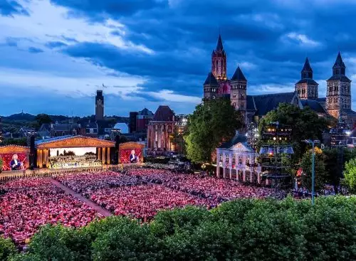 AndrRieus2026SummerConcert_VivaMaastricht_st_2_jpg_sdlow_AndrRieuProductionsPieceofMagicEntertainment_134285769232007779_big-cine_deskt.webp